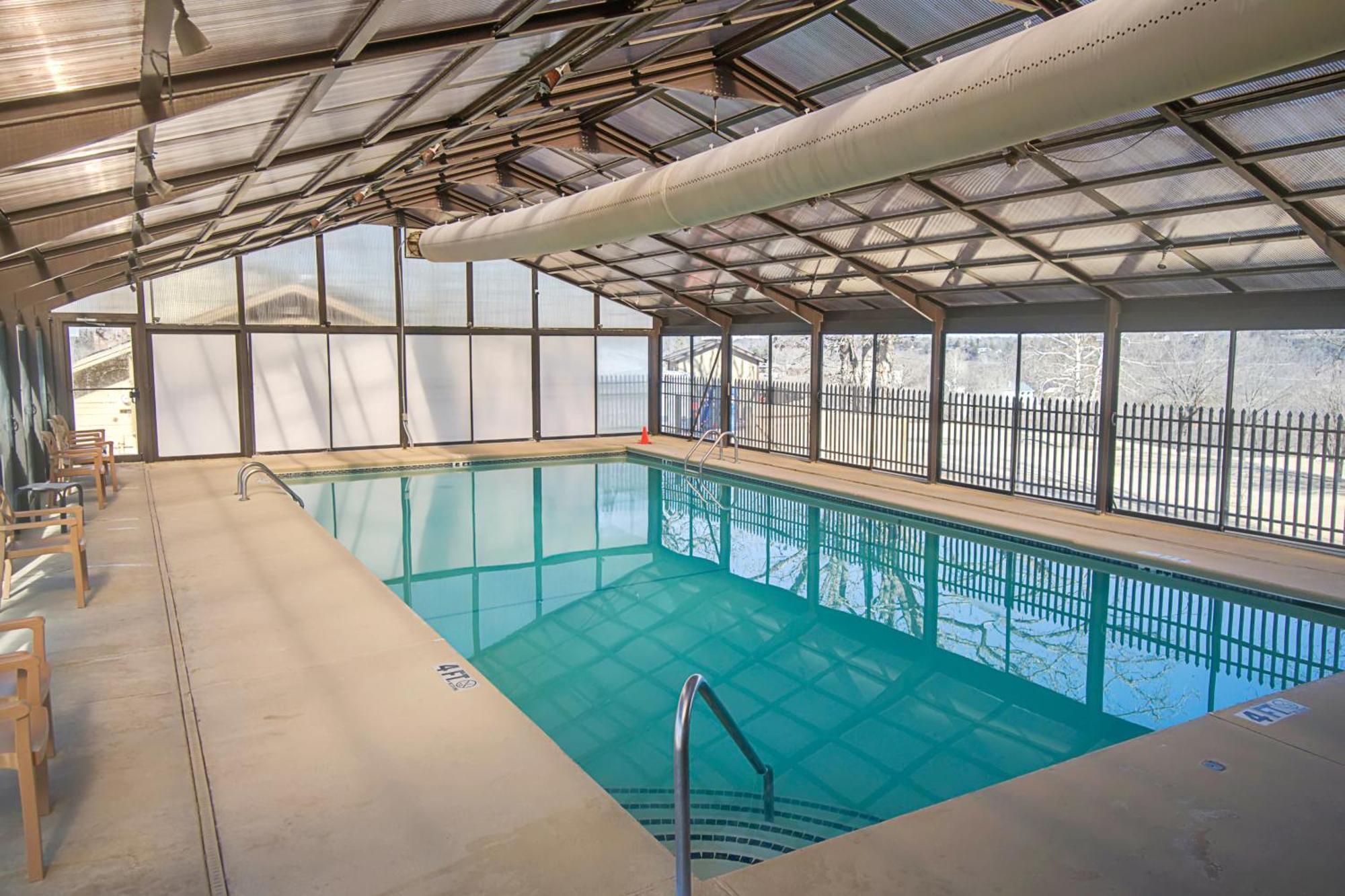 Lofty Retreat & Paradise Pointe Branson Bilik gambar